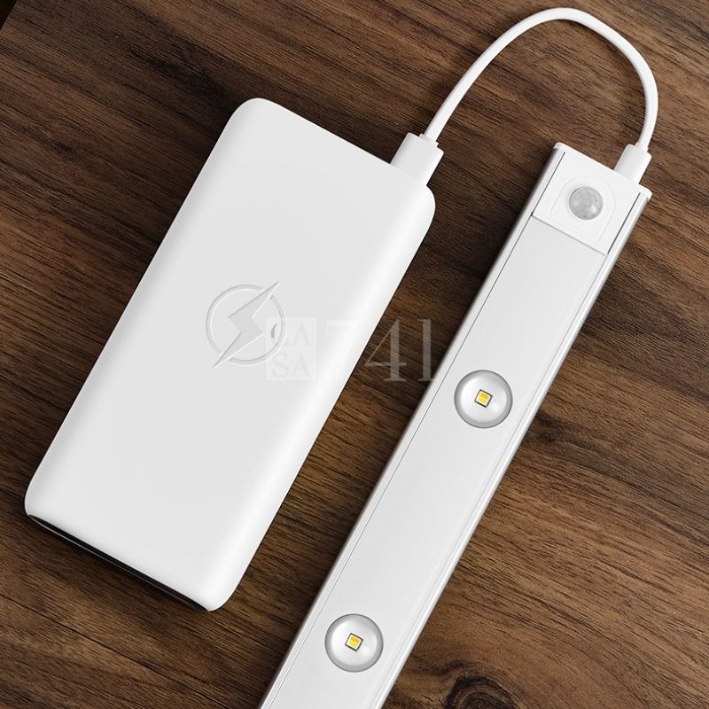 Luminária LED Fina  Com Sensor de Presença Recarregável