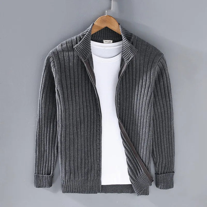 Cardigan Masculino com Zíper e Gola Alta - Outono/Inverno 2024